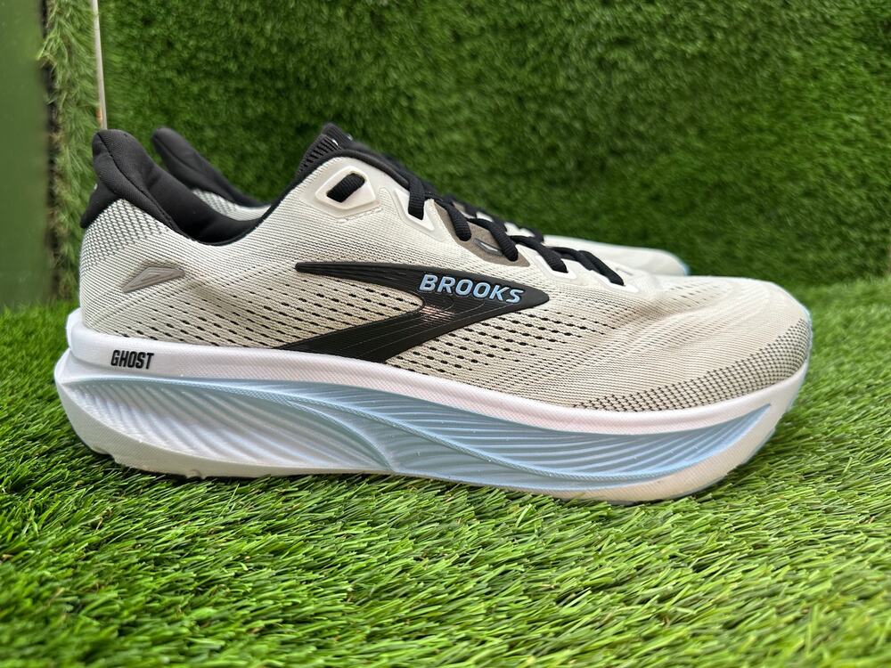 Brooks Ghost 18 1104931D172 Athletic Sneaker Men's 9.5D White Mesh Gym Training